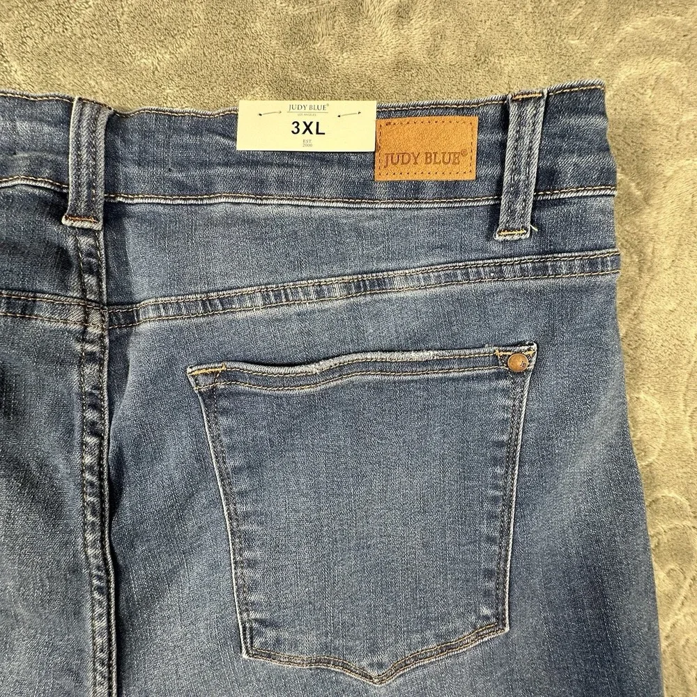 Judy Blue Cutoff Denim Jean Shorts Womens 3XL Mid Rise Medium Wash Cuffed New